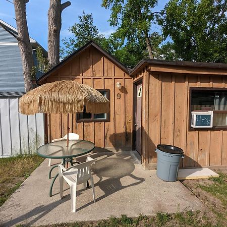 Tiny Wood Cottage 09 Wasaga Beach Exteriér fotografie