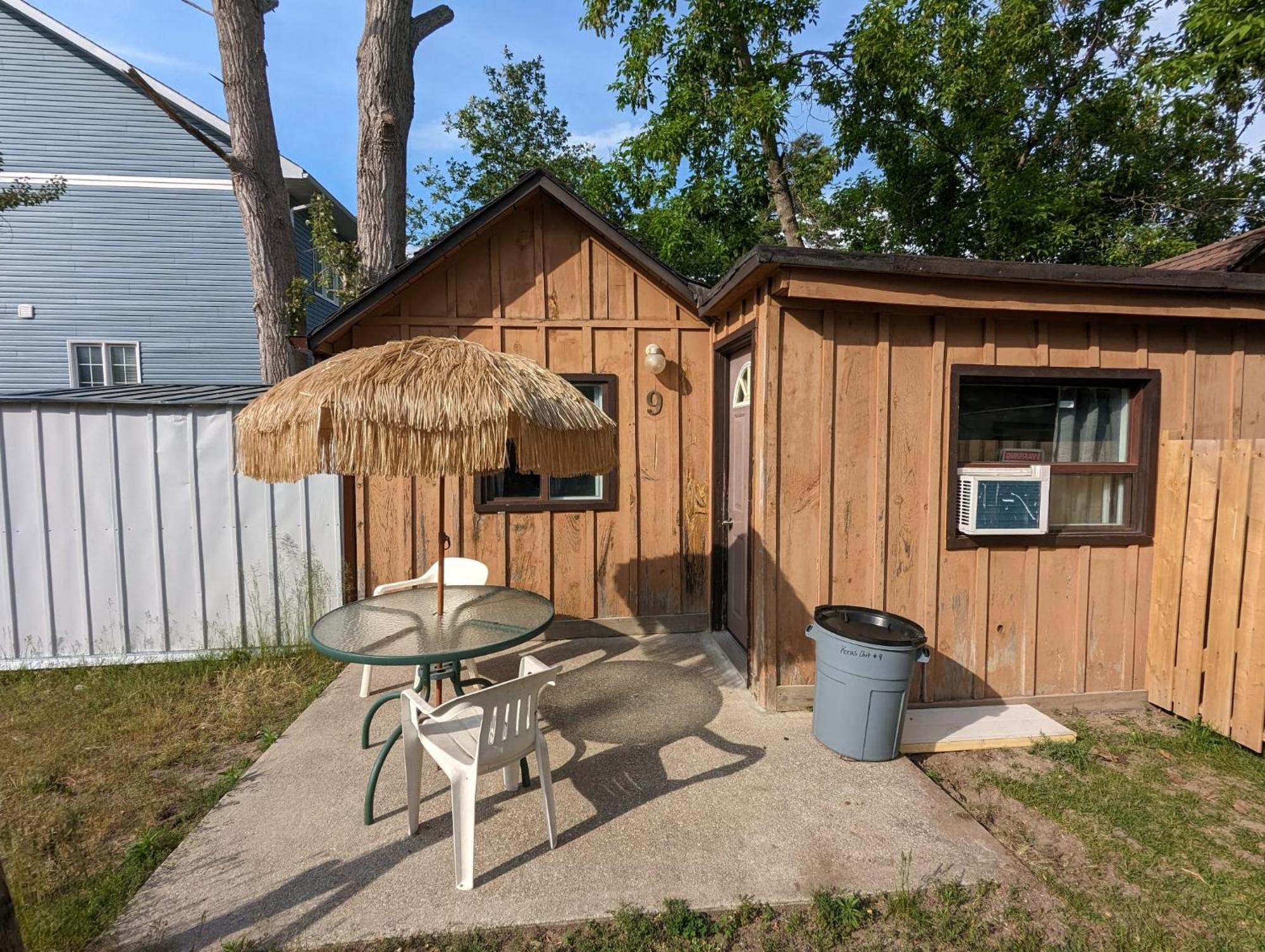 Tiny Wood Cottage 09 Wasaga Beach Exteriér fotografie